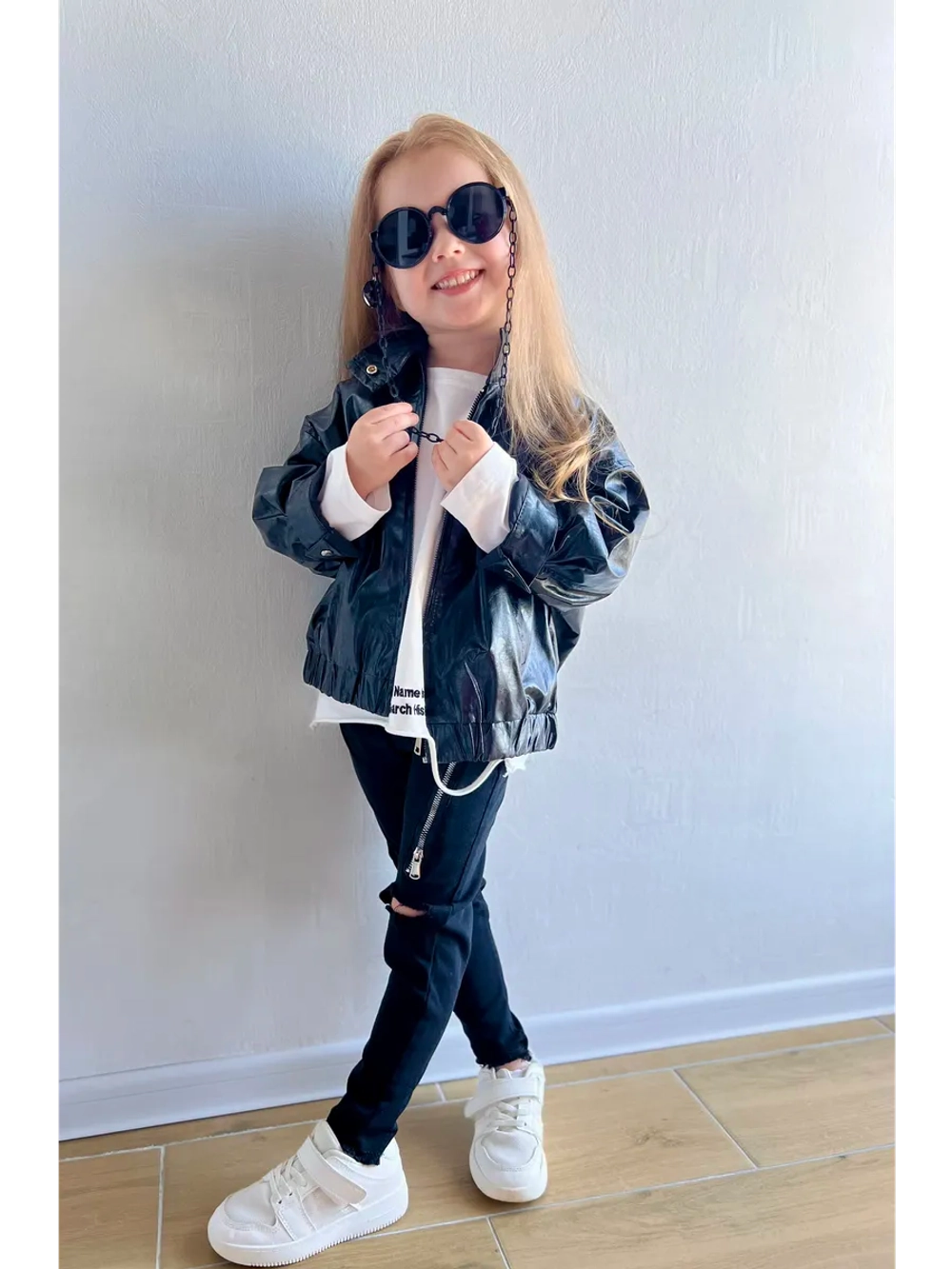 Бомбер из экокожи оверсайз