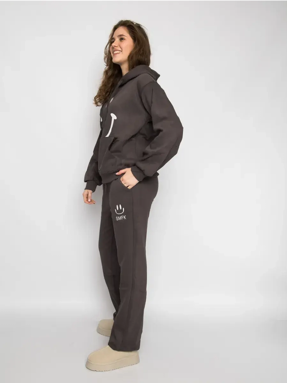 Спортивный костюм утепленный с капюшоном