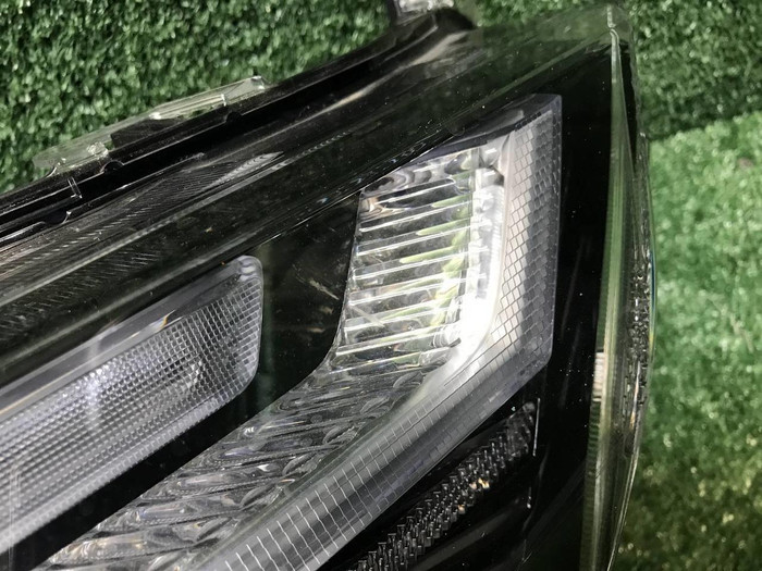 Фара правая Toyota RAV4 5 XA50 (2022-н.в.) LED
