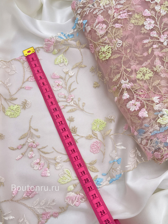 Кружево розовое с золотом и цветами