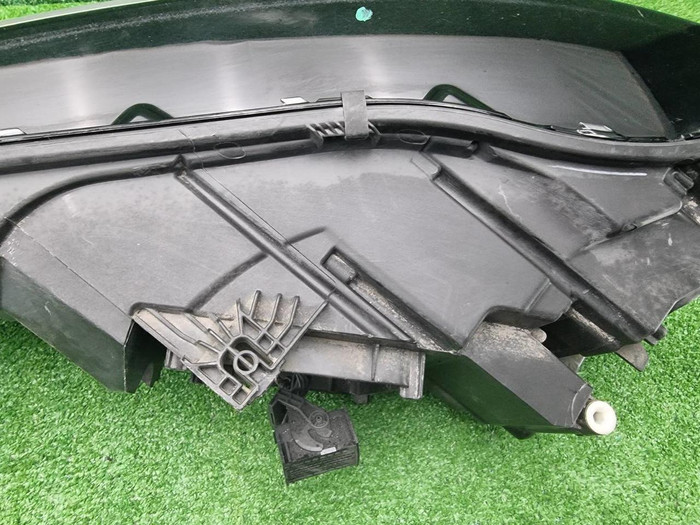 Фара правая Audi Q5 2 80A (2017-2020) LED