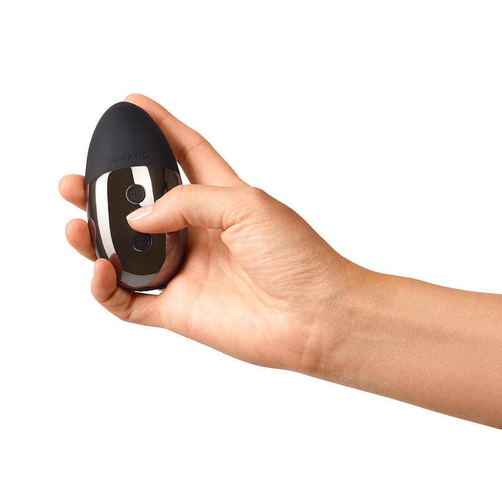 Утяжеленный премиум-вибратор Le Wand Point темный хром