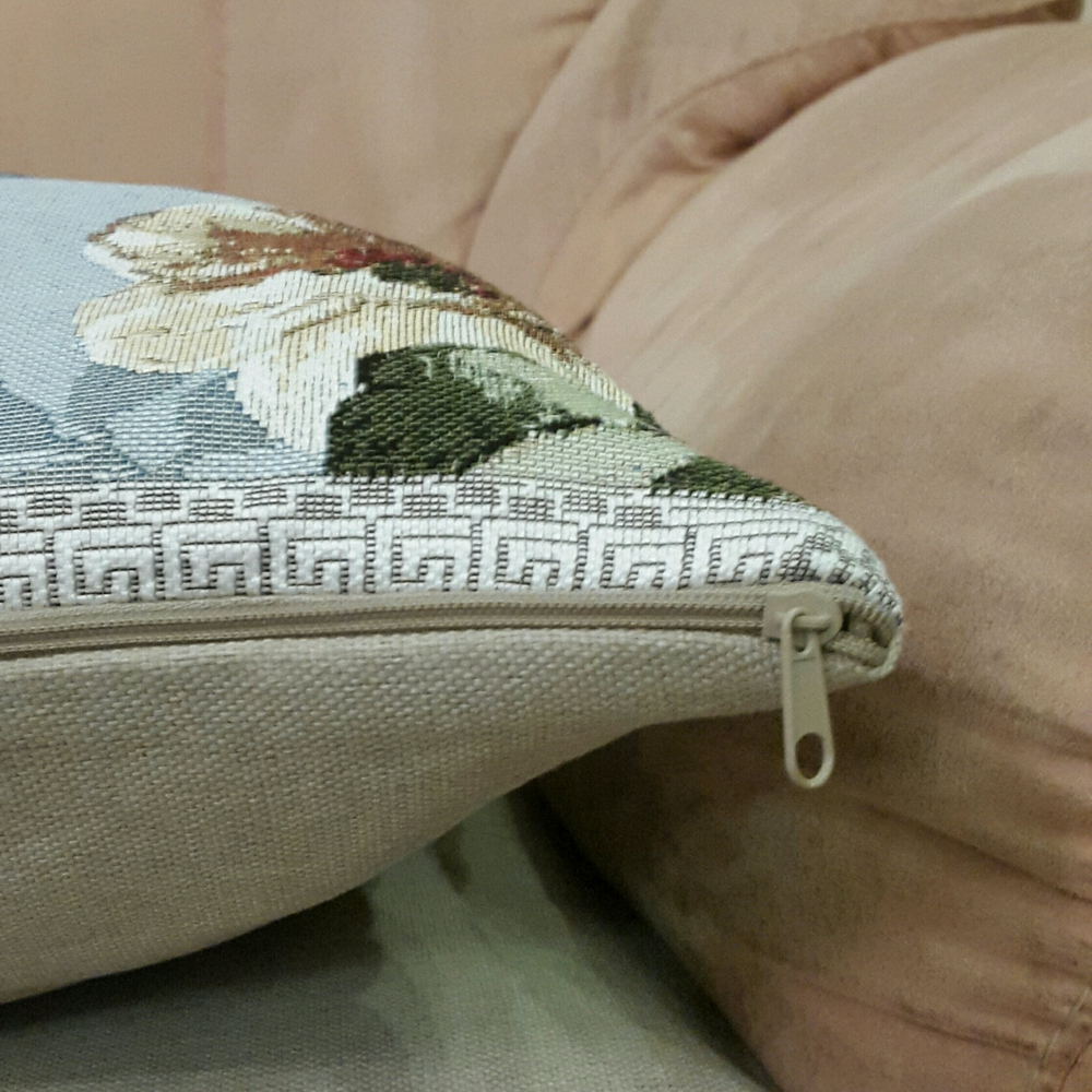 Декоративный гобеленовый чехол для интерьерной подушки Розовый сад 47*47