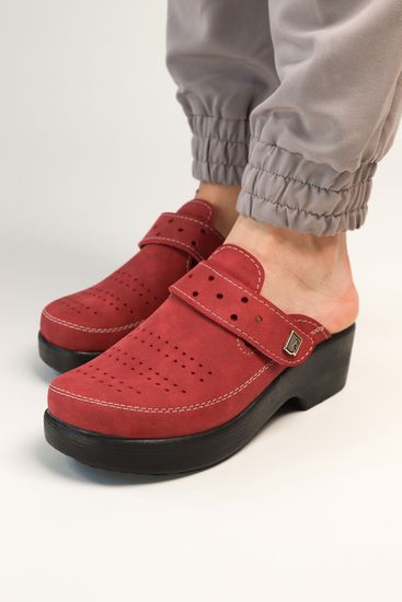 501 | "Natasa" | Бордовые женские медицинские сабо с закрытым носом