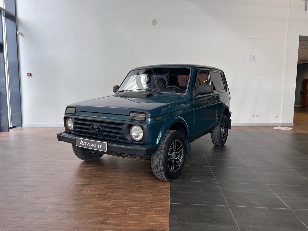 Лада 4x4 2121 Нива, 2010 год
