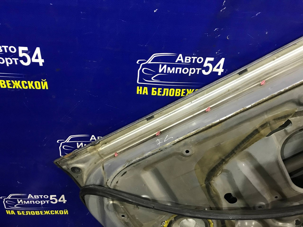 Дверь передняя левая TOYOTA IPSUM 1997