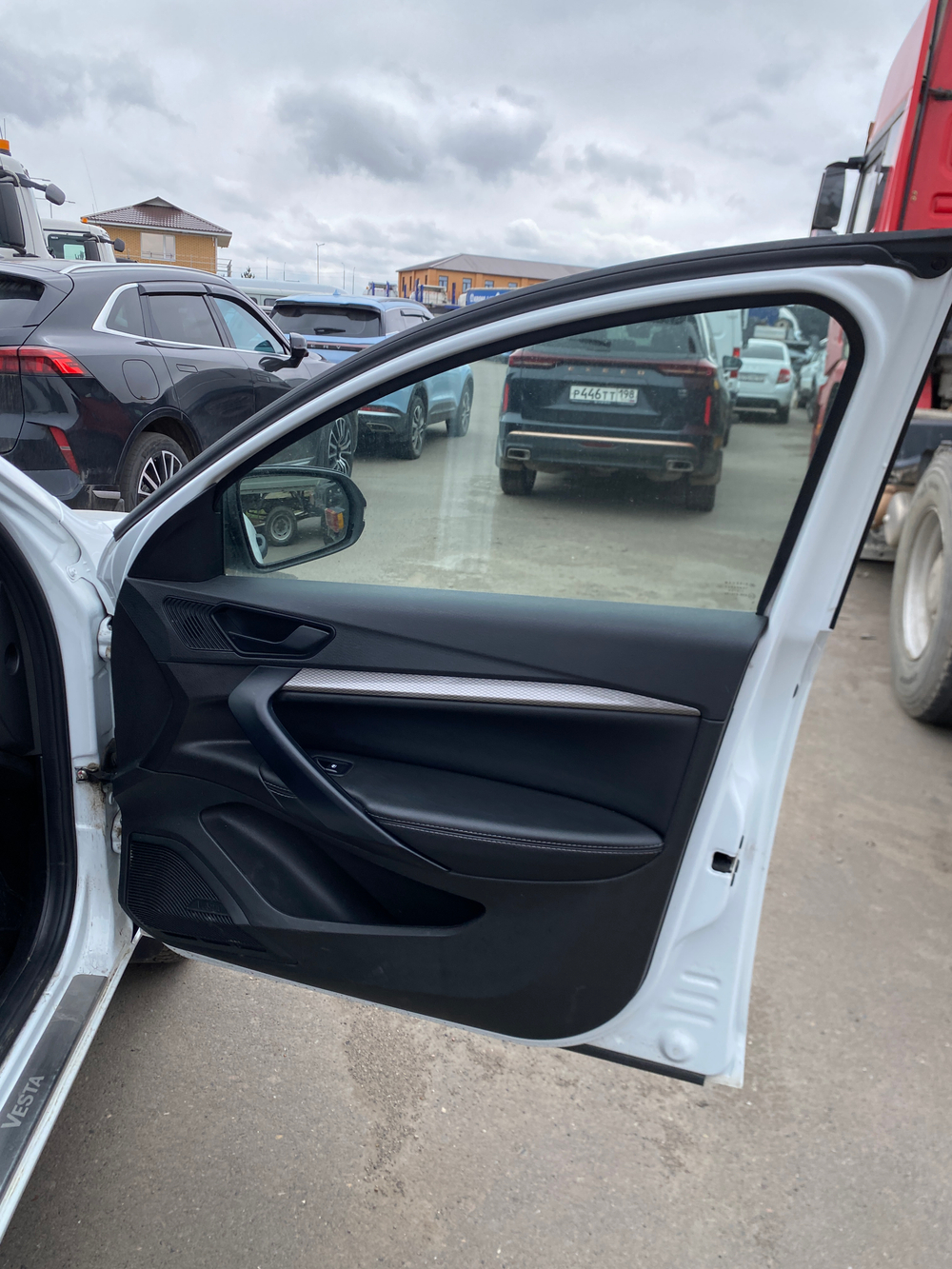 LADA VESTA Седан Comfort 1.6 106hp 5MT