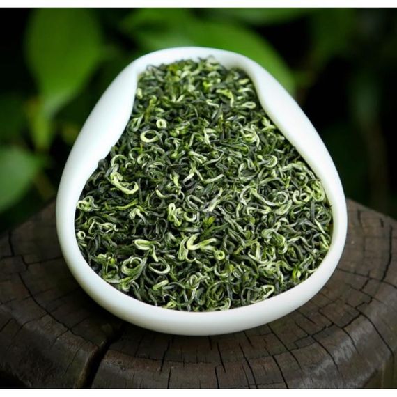 Чай зелёный Би Ло Чунь (Изумрудные спирали весны) 100г