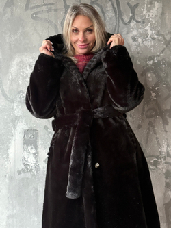 Шуба /черная с капюшоном /эко мех