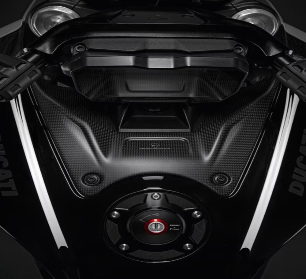 Ducati Performance Карбоновая накладка на бак Ducati Diavel V4 2023 96981591AA