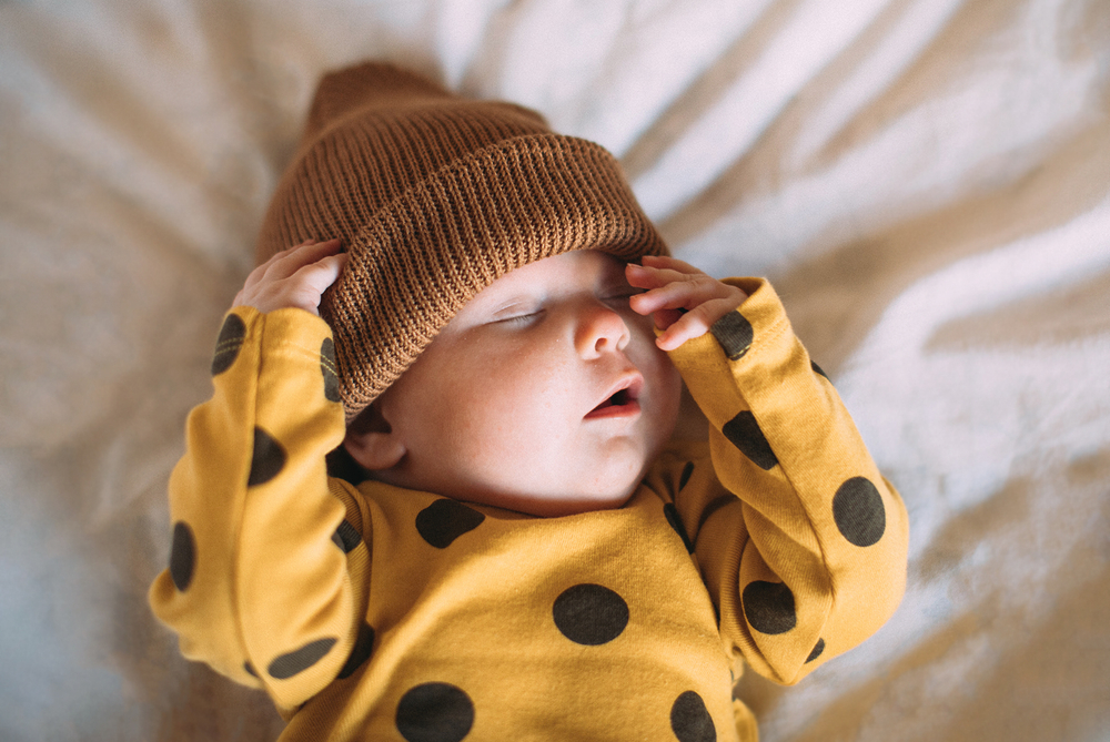 Хлопковая шапка ko-ko-ko светлый тауп (*baby size only)