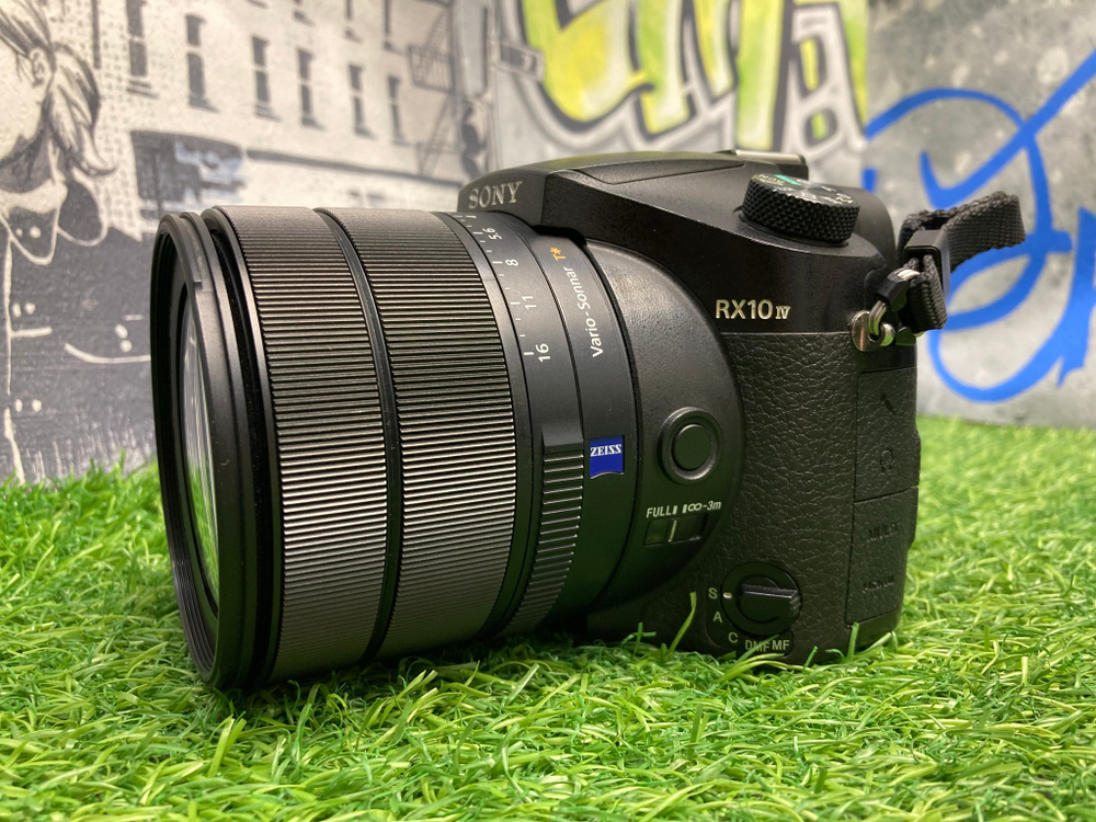 Sony RX10M4