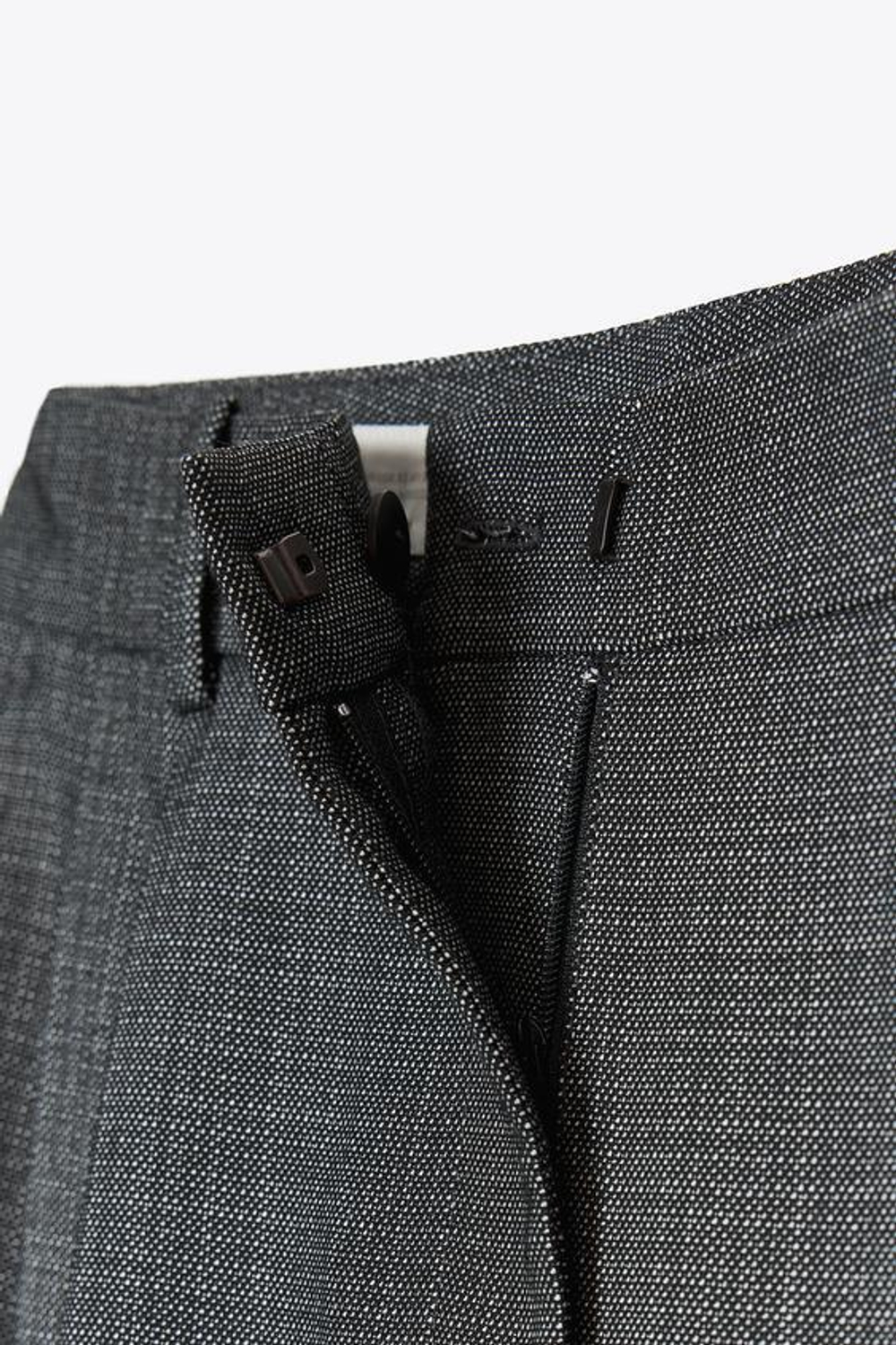 ZARA ШИРОКИЕ БРЮКИ С ЗАЩИПАМИ, ЧЕРНЫЙ/ЭКРЮ