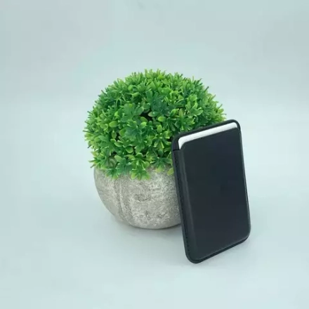 iPhone Leather Wallet MagSafe с лого