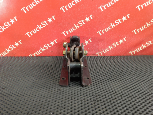 Кронштейн торсиона кабины левый 2024г.