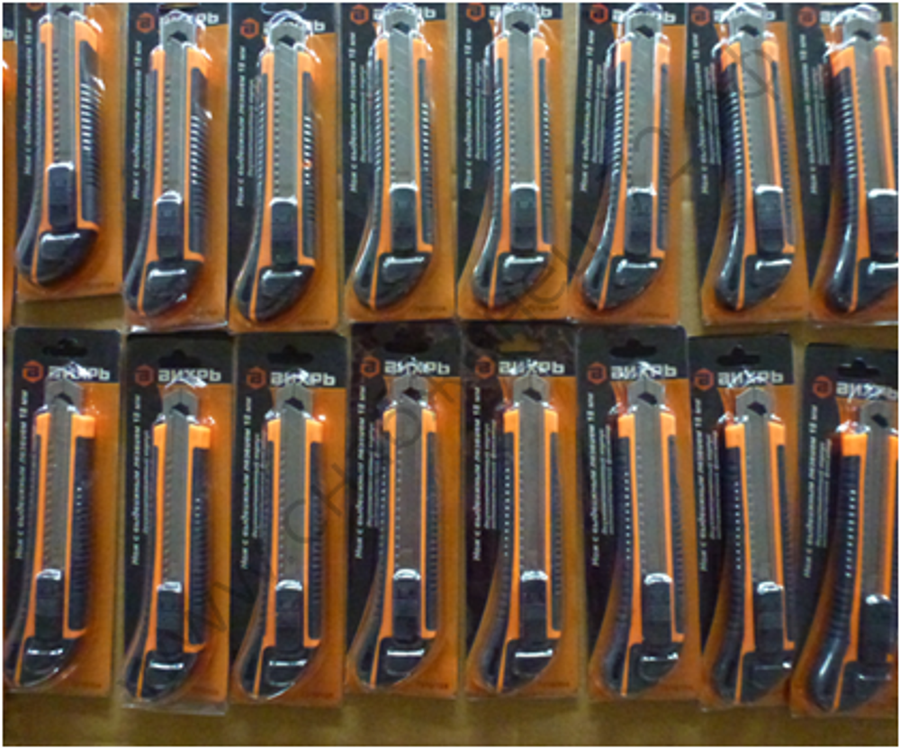 Нож с выдвижным лезвием 18 мм, двухкомпонентный корпус, металлическая направляющая,  автоматический фиксатор, Вихрь