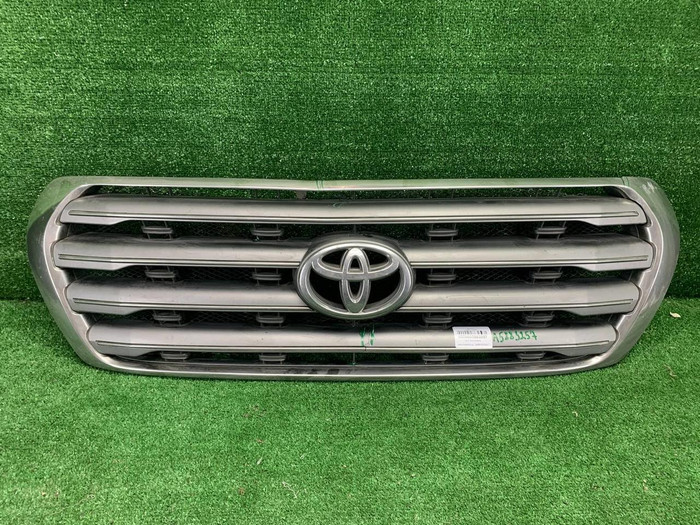 Решетка радиатора Toyota Land Cruiser 200 (2007-2012)