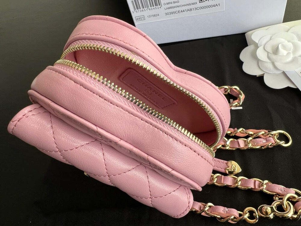 Chanel Heart Bag 11 cm