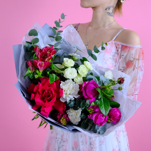 Купить Яркий букет с французской розой #925