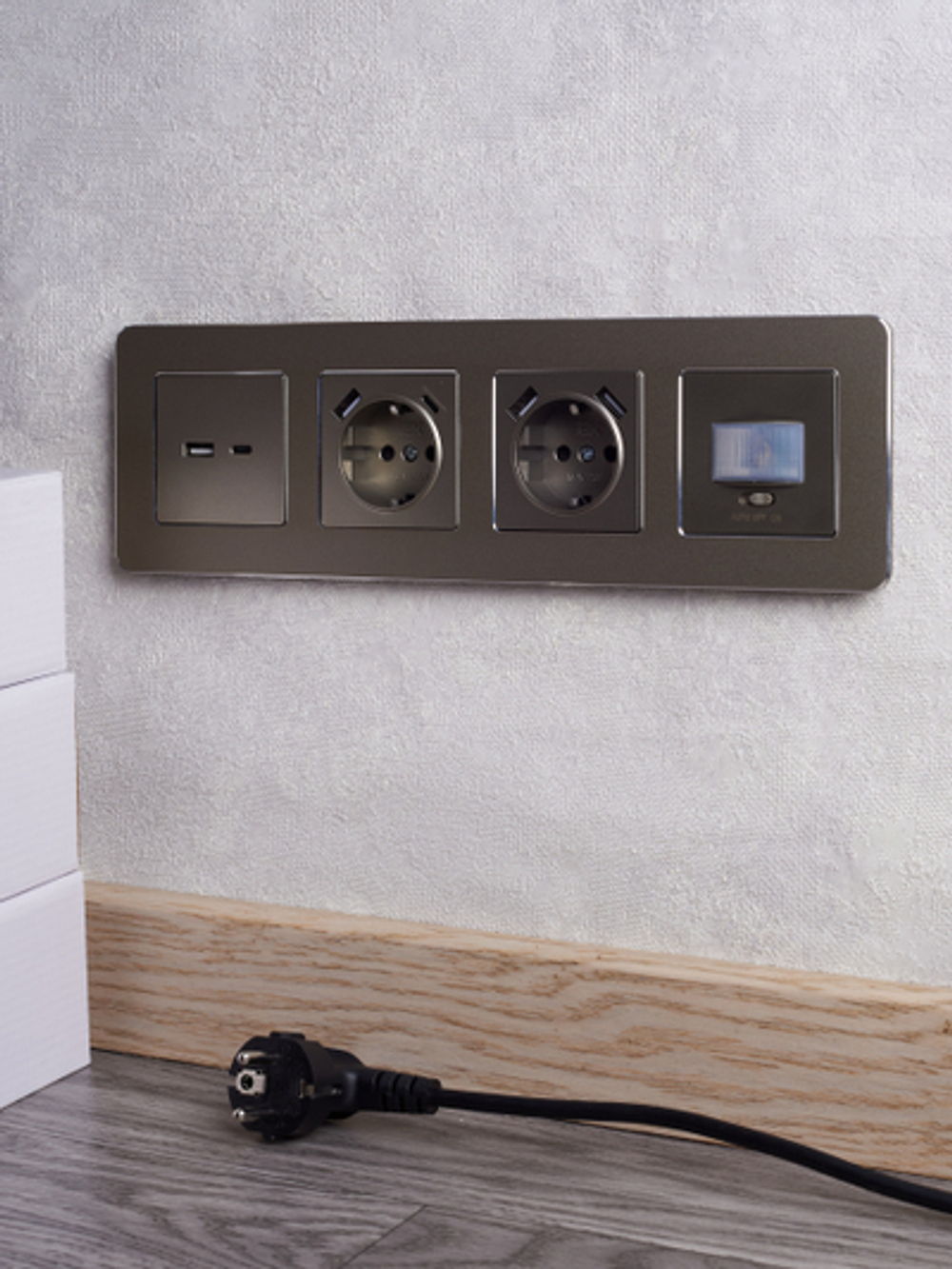 BRITE Розетка USB A+C 18Вт РЮ11-1-БрШ шампань IEK