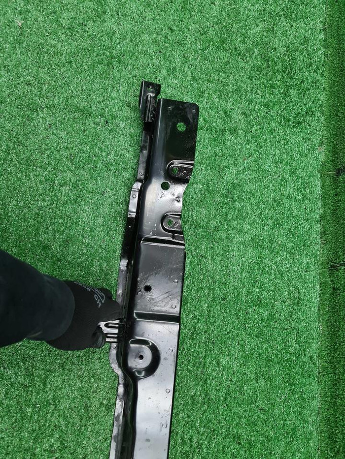 Телевизор верхняя часть Genesis G70 (2017-2021)