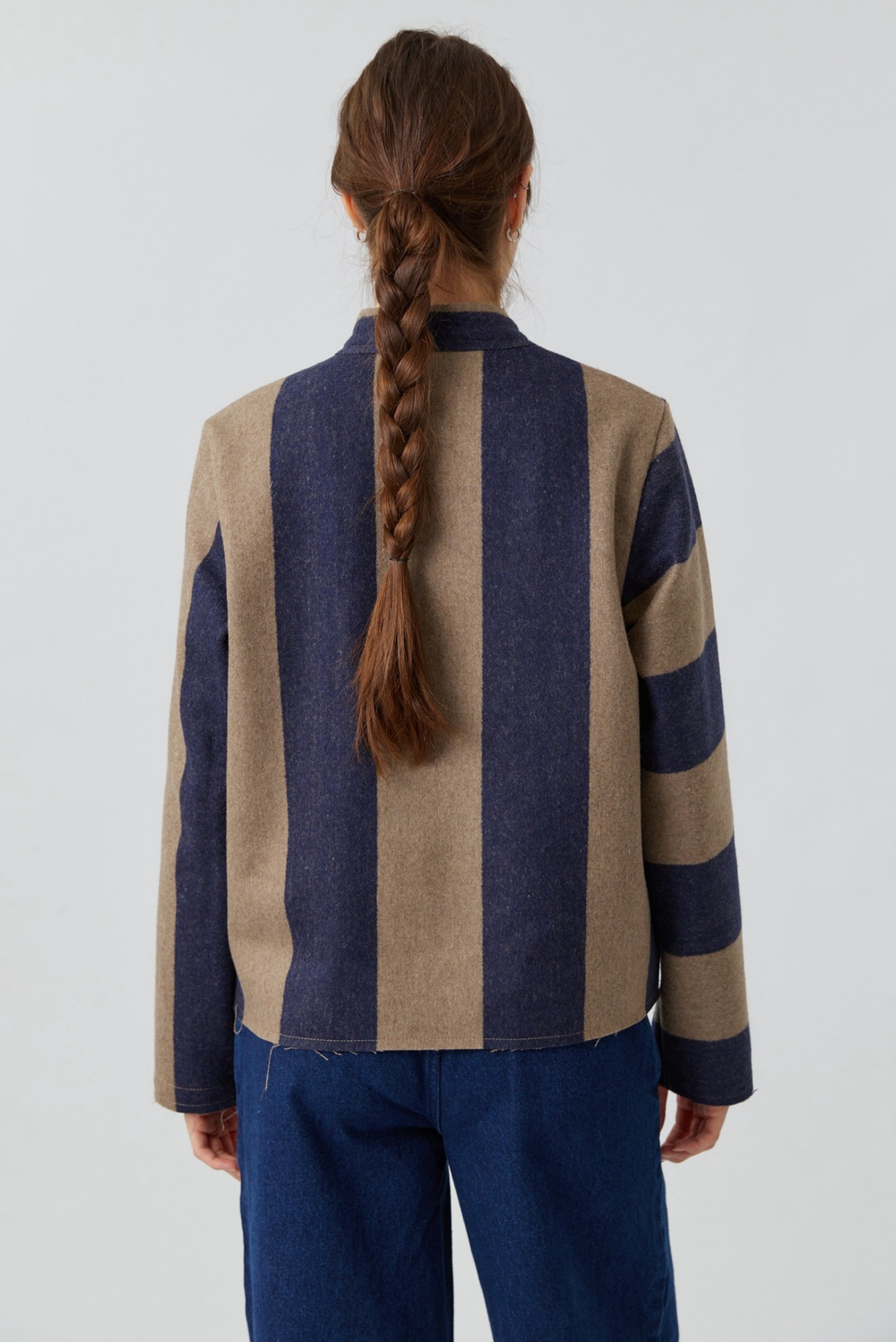 Жакет с карманом в широкую полоску