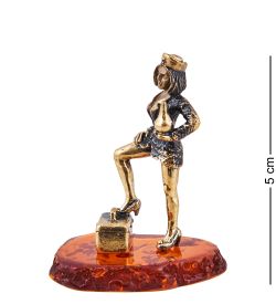 Народные промыслы AM-3699 Фигурка «Медсестра» (латунь, янтарь)