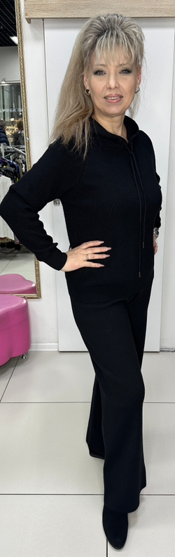 Черный теплый костюм