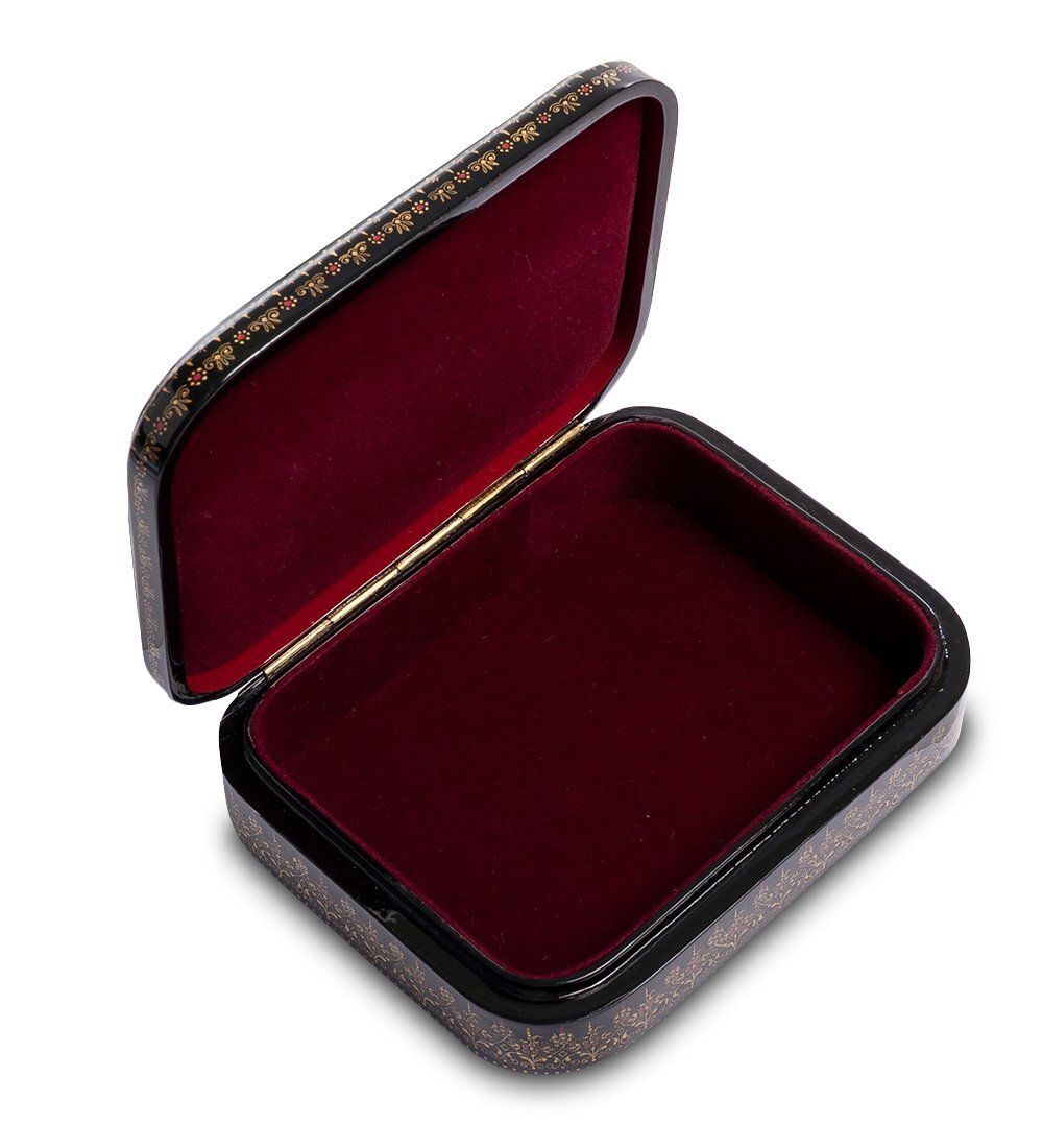 Народные промыслы ШК-35/20 Шкатулка «Девочка» исп. Зимин А.