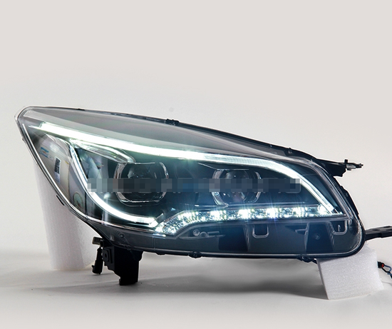 Передние биксеноновые фары Форд Куга V1 type [Комплект Л+П; электрокорректор; яркие ходовые огни]