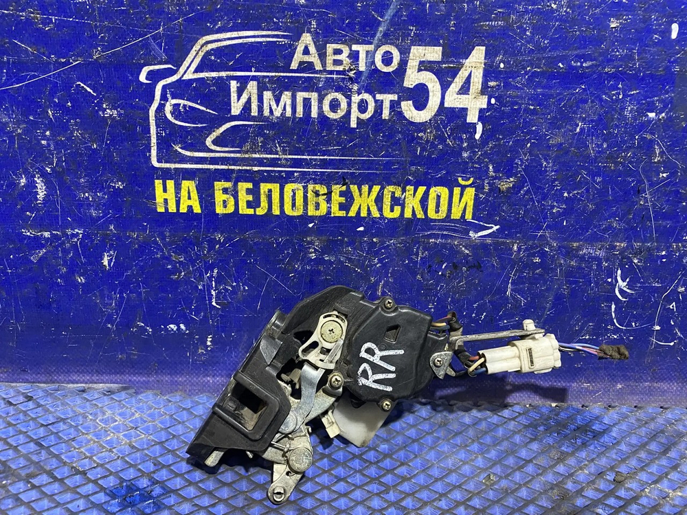 Замок двери задней правой TOYOTA CAMRY 1993