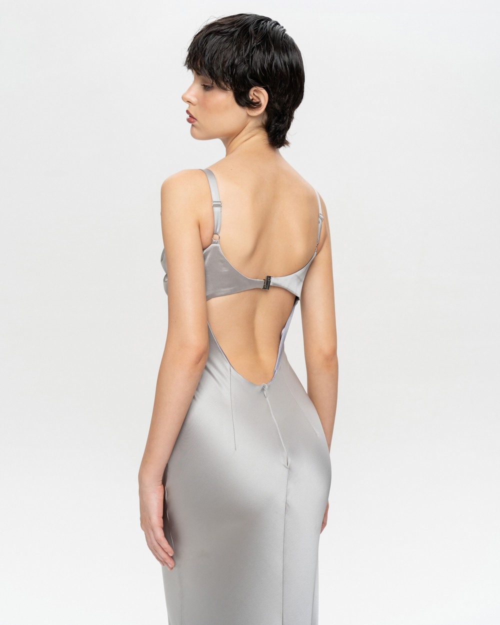 Платье миди из сатина с открытой спиной