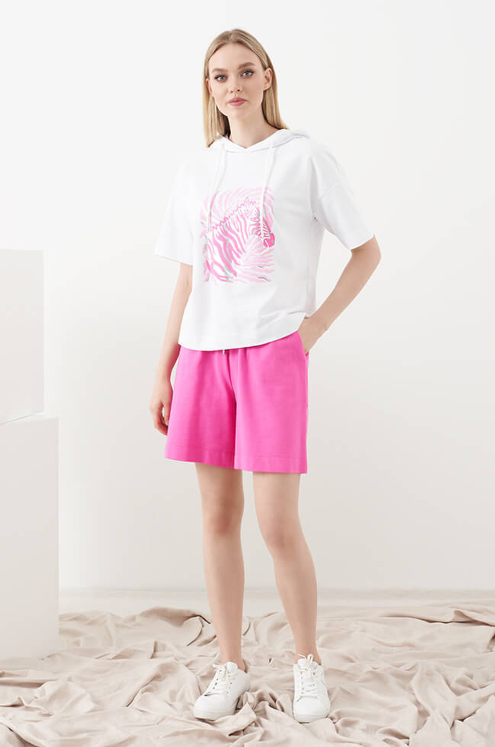 3982 Шорты женские (фуксия)