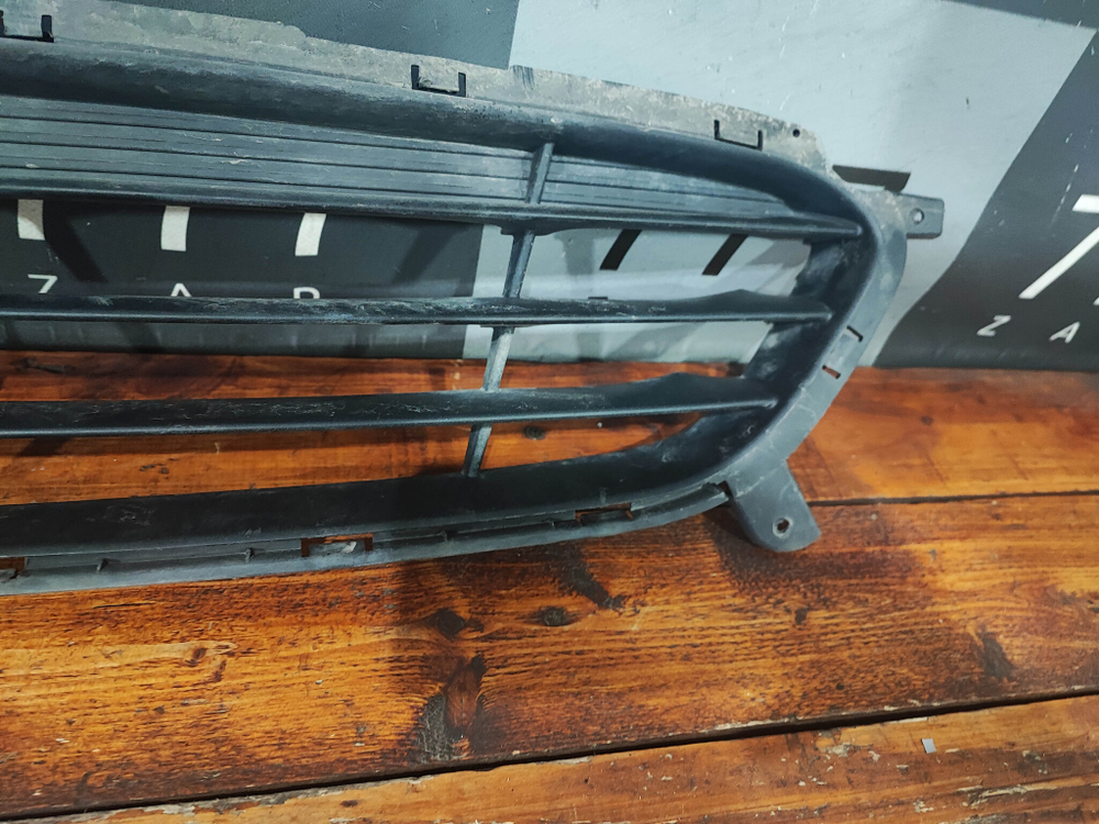 Решетка переднего бампера Hyundai Solaris 1 (RB) 10-14 Б/У Оригинал 865611R000