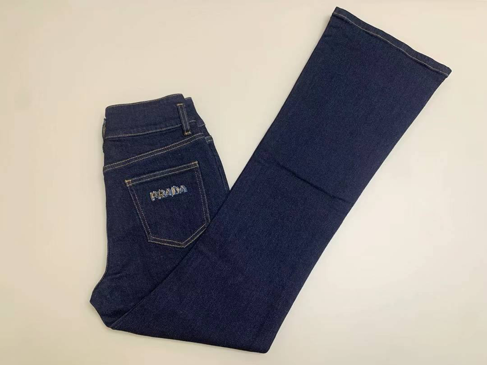 Джинсы Prada