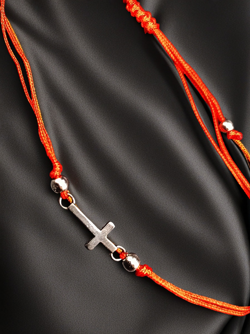 Красная нить Крест