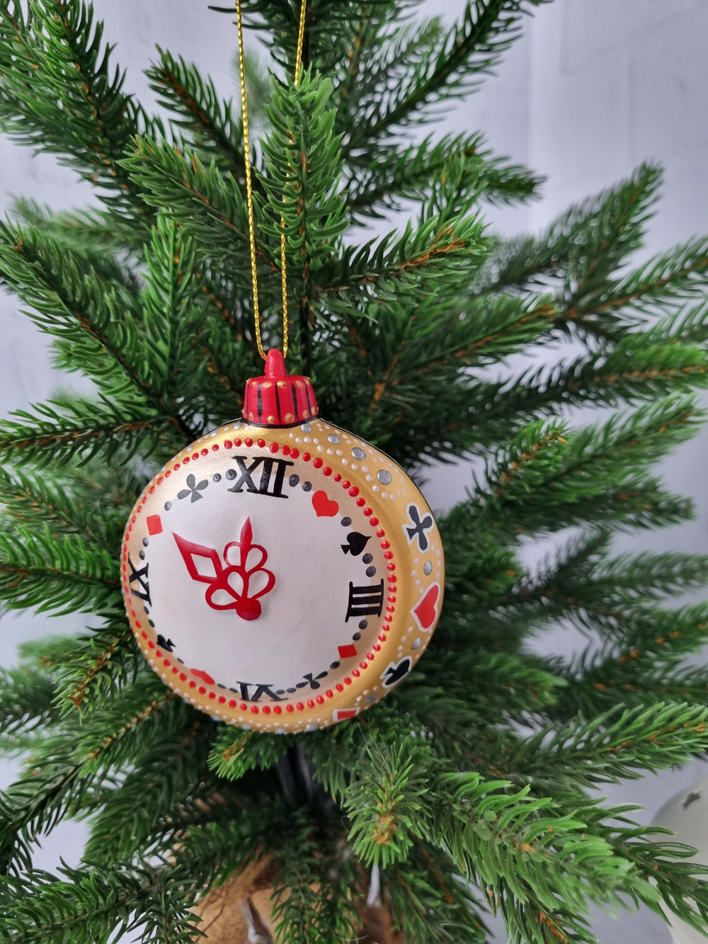 Часы из Алисы ёлочная игрушка из фарфора