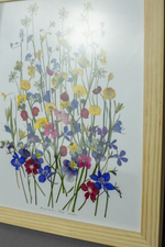 Незабудки, лютики, дельфиниум, вербена, гусиный лук. Картина из цветов в рамке