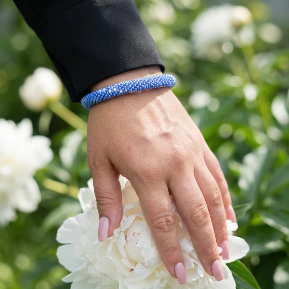 Браслет «Синий» — чешский бисер, ручная работа, узор горох.