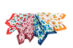 Шейный платок «Карельская черника», 70×70 см