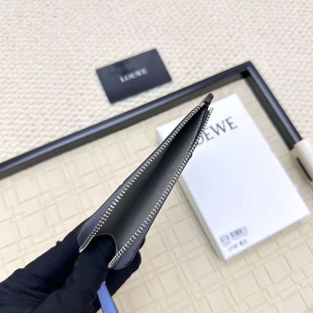 Картхолдер Loewe
