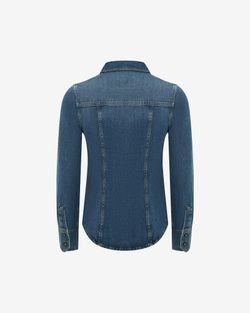 Синяя джинсовая рубашка с потертостями