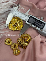 Пуговицы золотистые рельефные неровной формы