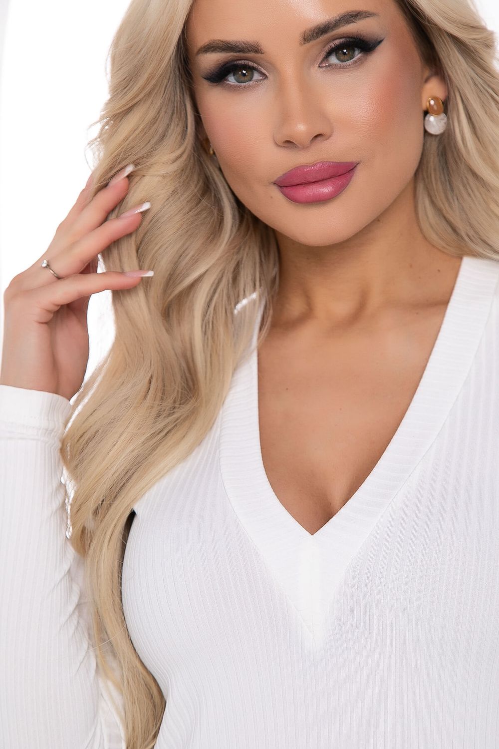 Джемпер с V-образным вырезом (белый) Б8273 LT Collection