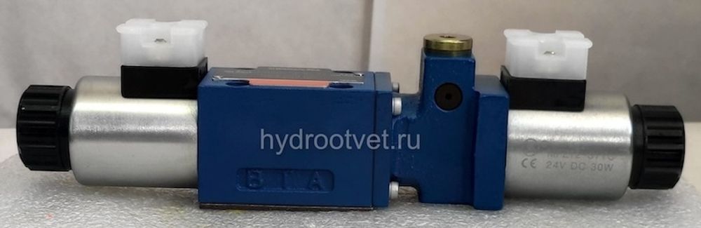 3WEMM6B6X/CG24N9Z4 - Гидрораспределитель золотниковый Ду6 с электрическим и ручным управлением от рычага, схема B (573Е), электроуправление G24, возврат - пружинный