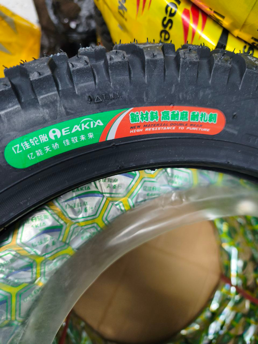 Покрышка Джулиер-ЕАКИА (Jiluer -Eakia) размер 2.75-14 ("петушинка") использование с камерой