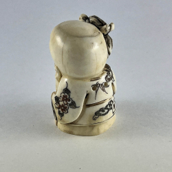 Статуэтка нэцкэ Шоу Син с персиком и посохом