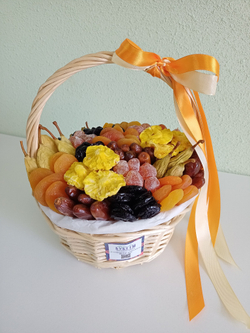 Корзина с сухофруктами "Восточные радости"