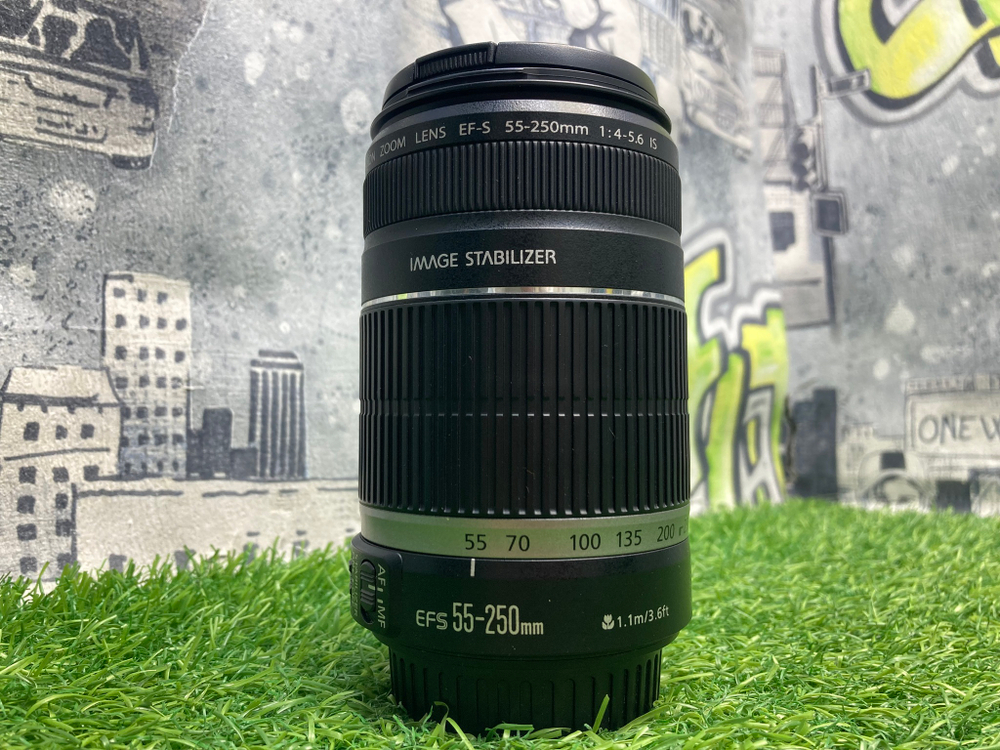 Canon EF-S 55-250mm 4-5.6 IS