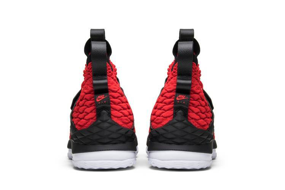 Nike Lebron 15 Xv Diamond Turf Hyper Sneakers